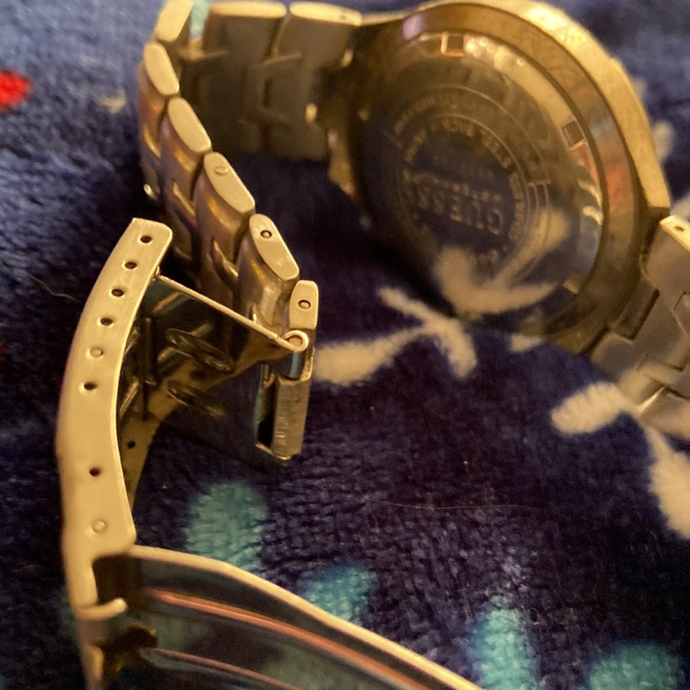 🤍🤍 Men’s guess watch - Picture 5 of 8